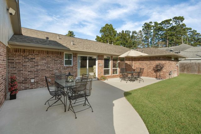 1006 Castle Hill Trail, Kingwood, TX 77339