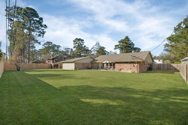 1006 Castle Hill Trail, Kingwood, TX 77339