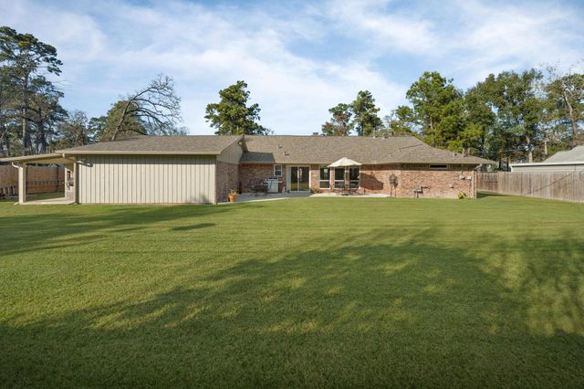 1006 Castle Hill Trail, Kingwood, TX 77339