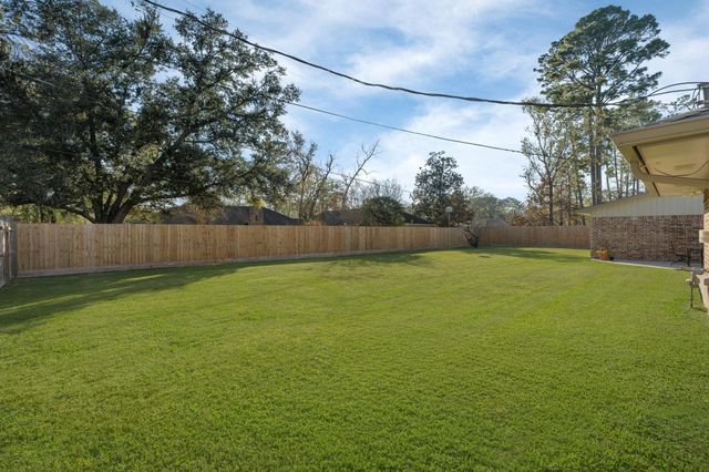 1006 Castle Hill Trail, Kingwood, TX 77339