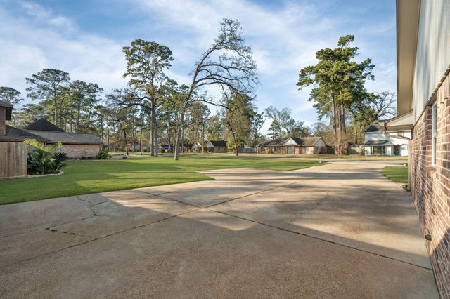 1006 Castle Hill Trail, Kingwood, TX 77339