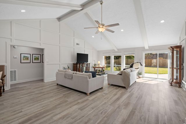 1006 Castle Hill Trail, Kingwood, TX 77339