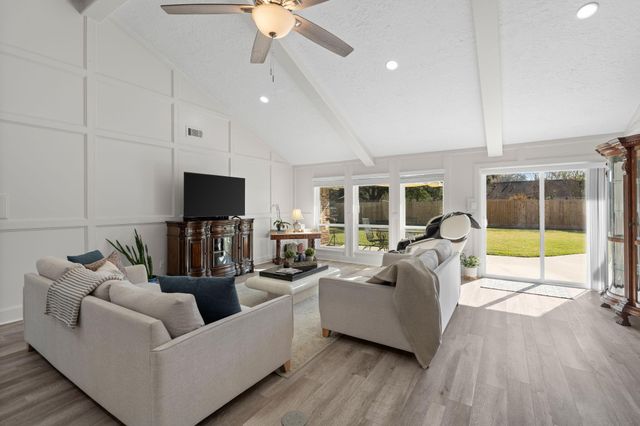 1006 Castle Hill Trail, Kingwood, TX 77339