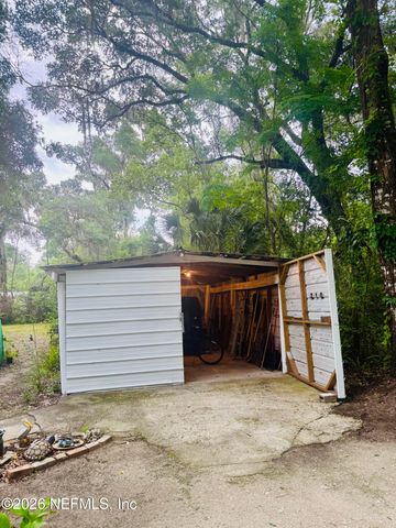 210 PINE Avenue, Pomona Park, FL 32181