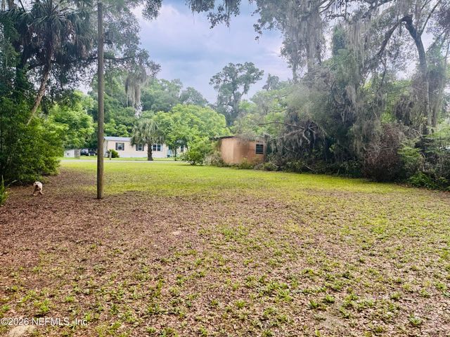 210 PINE Avenue, Pomona Park, FL 32181