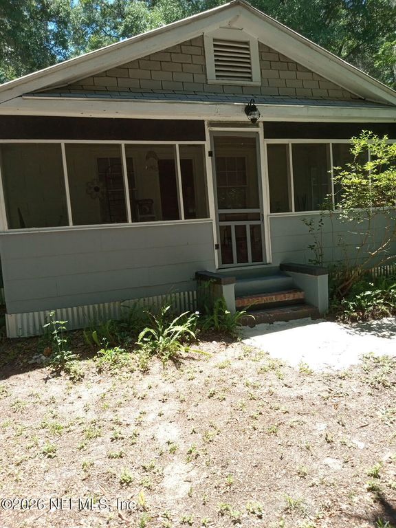 210 PINE Avenue, Pomona Park, FL 32181