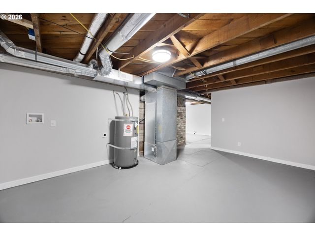14026 Se TAYLOR St, Portland, OR 97233