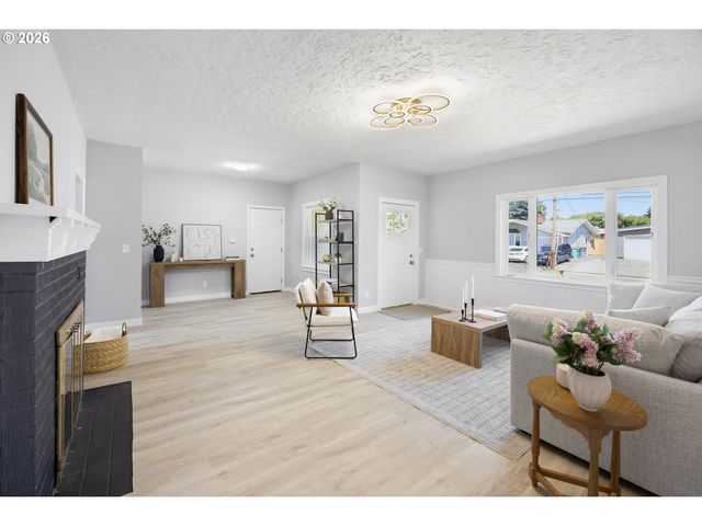 14026 Se TAYLOR St, Portland, OR 97233