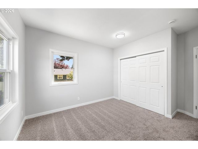 14026 Se TAYLOR St, Portland, OR 97233