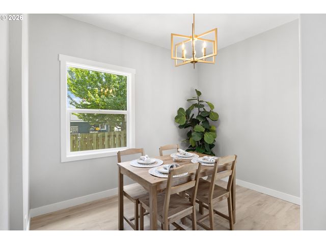 14026 Se TAYLOR St, Portland, OR 97233