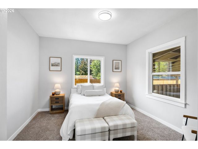 14026 Se TAYLOR St, Portland, OR 97233