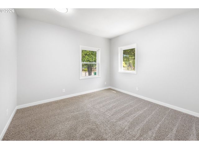 14026 Se TAYLOR St, Portland, OR 97233