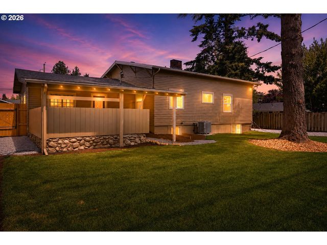 14026 Se TAYLOR St, Portland, OR 97233
