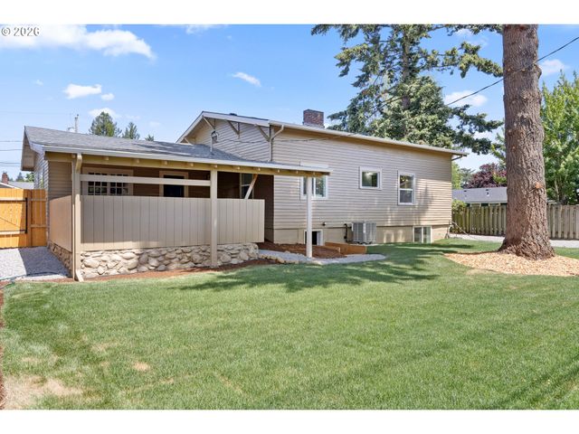 14026 Se TAYLOR St, Portland, OR 97233
