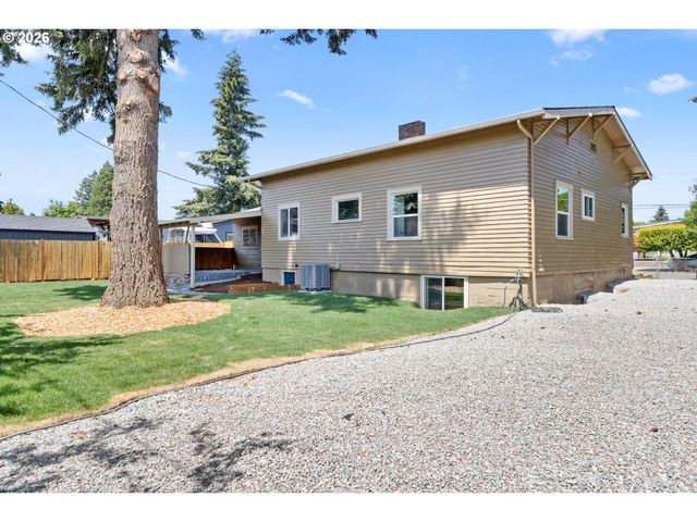 14026 Se TAYLOR St, Portland, OR 97233