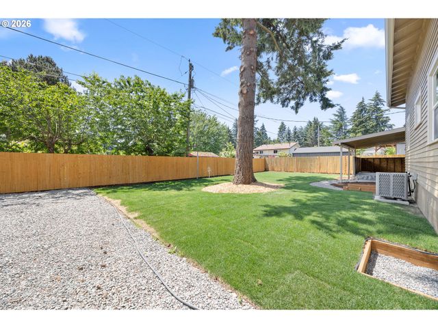 14026 Se TAYLOR St, Portland, OR 97233