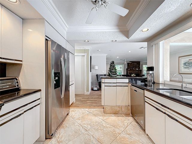 4100 NE 25TH Avenue, Lighthouse Point, FL 33064