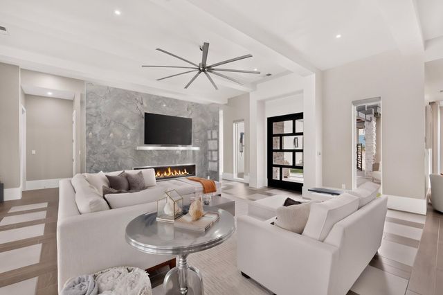 6201 Casa Blanca Drive NW, Albuquerque, NM 87120