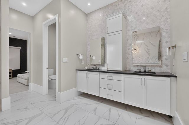6201 Casa Blanca Drive NW, Albuquerque, NM 87120