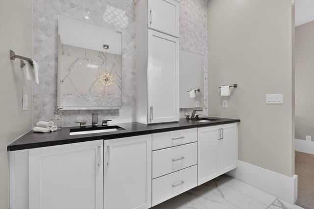 6201 Casa Blanca Drive NW, Albuquerque, NM 87120