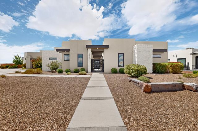 6201 Casa Blanca Drive NW, Albuquerque, NM 87120