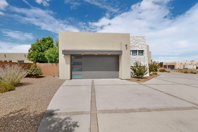 6201 Casa Blanca Drive NW, Albuquerque, NM 87120