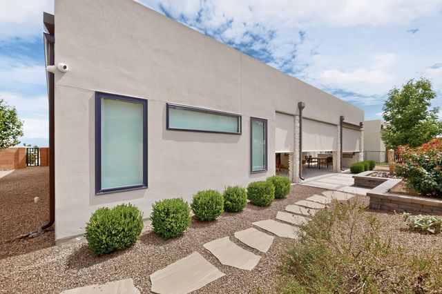 6201 Casa Blanca Drive NW, Albuquerque, NM 87120