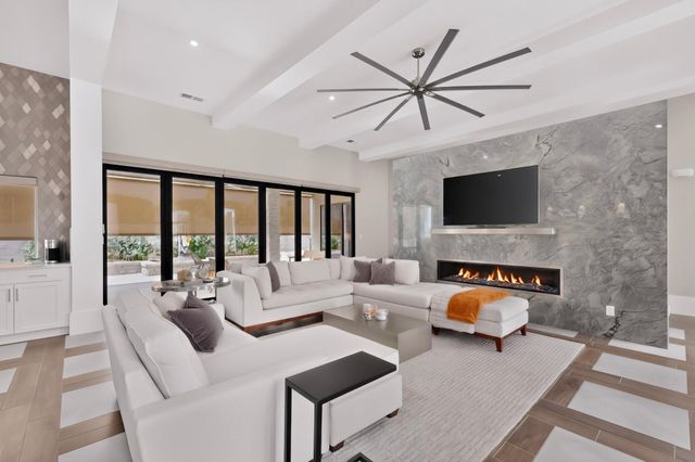 6201 Casa Blanca Drive NW, Albuquerque, NM 87120