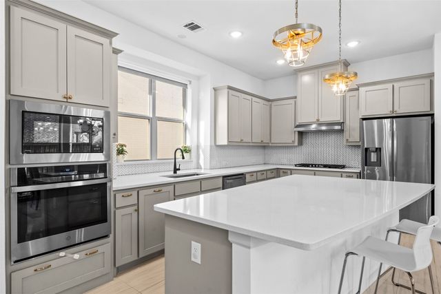 4315 Smokey Quartz Lane, Arlington, TX 76005