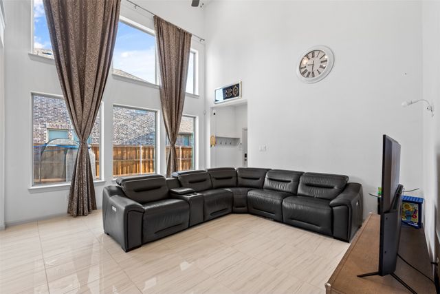 4315 Smokey Quartz Lane, Arlington, TX 76005