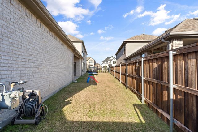 4315 Smokey Quartz Lane, Arlington, TX 76005