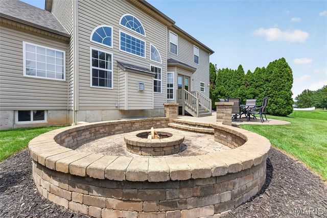 2218 Homefield Grove Drive, O'fallon, MO 63366