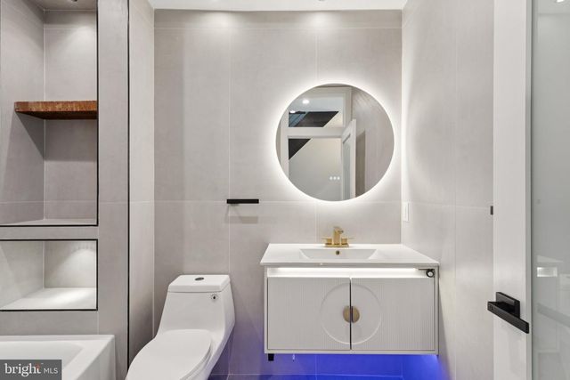 1518 S BAMBREY ST, Philadelphia, PA 19146