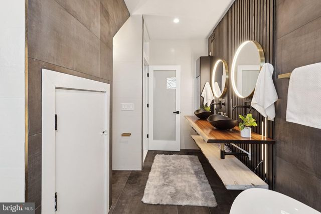 1518 S BAMBREY ST, Philadelphia, PA 19146