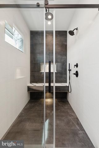 1518 S BAMBREY ST, Philadelphia, PA 19146