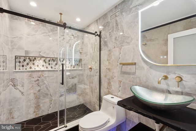 1518 S BAMBREY ST, Philadelphia, PA 19146