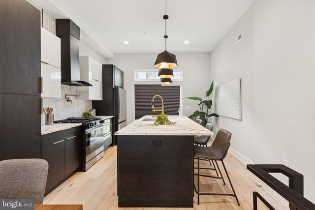 1518 S BAMBREY ST, Philadelphia, PA 19146