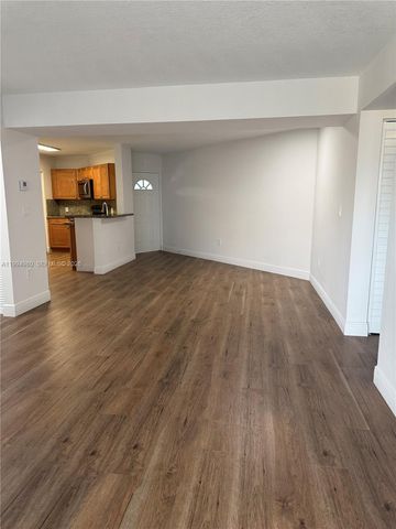 6272 NW 186th St 307, Hialeah, FL 33015