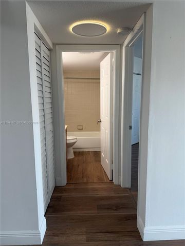 6272 NW 186th St 307, Hialeah, FL 33015