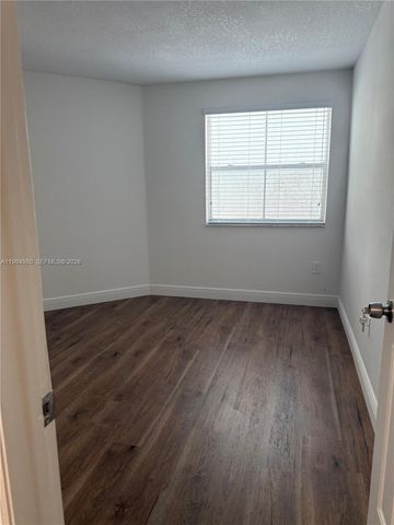 6272 NW 186th St 307, Hialeah, FL 33015