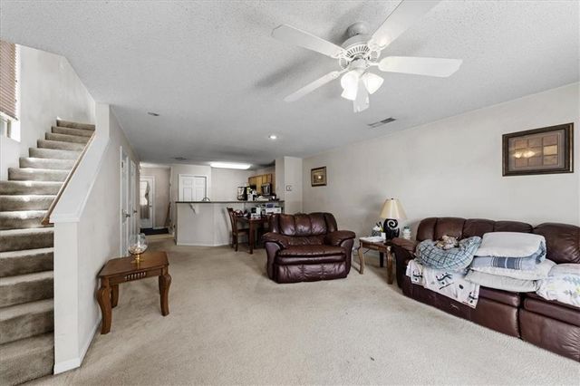 5540 N Fairmount Avenue, Kansas City, MO 64118