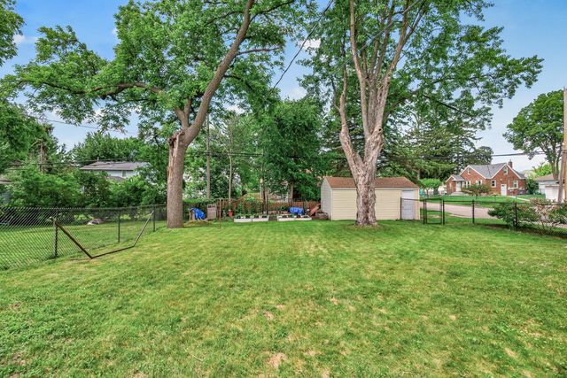 3857 Zane Avenue N, Robbinsdale, MN 55422