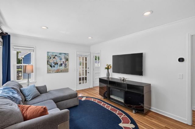 3857 Zane Avenue N, Robbinsdale, MN 55422