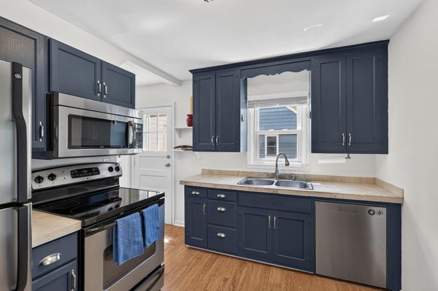 3857 Zane Avenue N, Robbinsdale, MN 55422