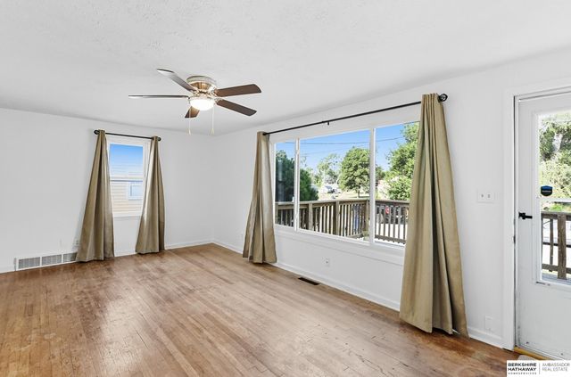 20 Martinview Road, Bellevue, NE 68005