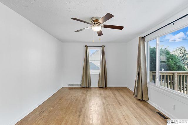 20 Martinview Road, Bellevue, NE 68005