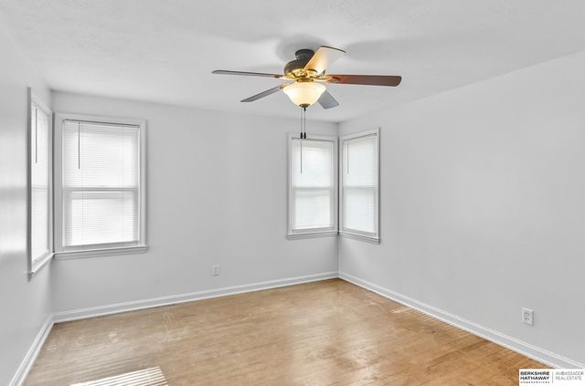 20 Martinview Road, Bellevue, NE 68005