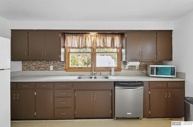 20 Martinview Road, Bellevue, NE 68005