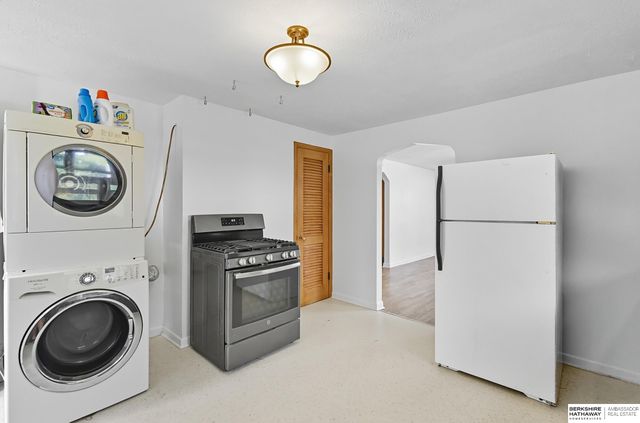 20 Martinview Road, Bellevue, NE 68005