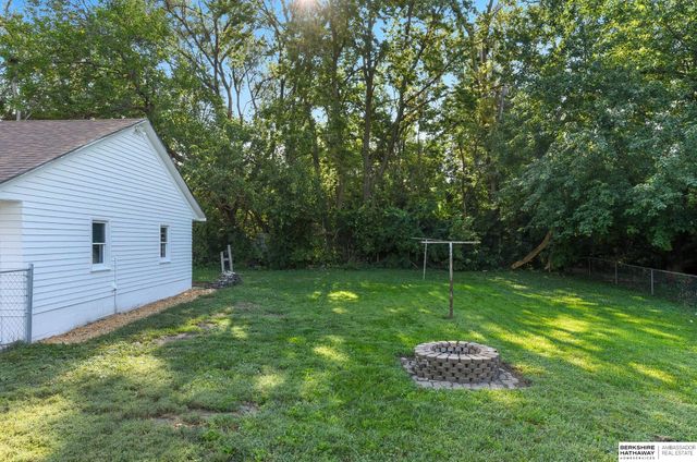 20 Martinview Road, Bellevue, NE 68005